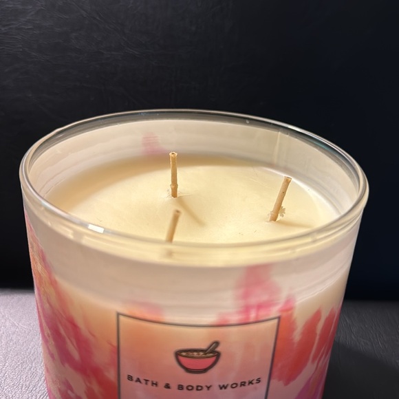 🆕 CEREAL & CARTOONS Bath Body Works 3 Wick Candle RARE Nostalgia Cinnamon FALL - Picture 7 of 12